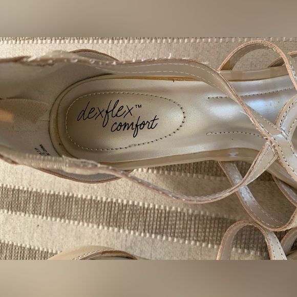 Dexflex Comfort Tan Cream Sandals SIZE 7 - Picture 2 of 7